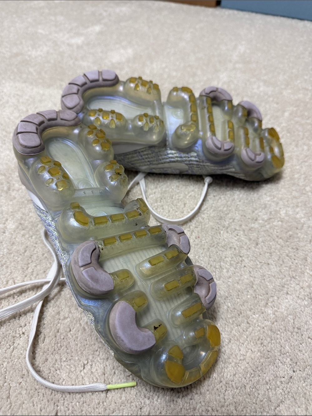 Nike Women's Light Gray and Lavender Vapormax Running Shoes - Picture 6 of 6